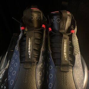 Men’s Nike Airmax 720 Waves size 11.5